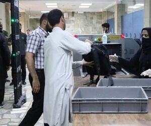 کارکنان زن فرودگاه کابل با حجاب اسلامی به سر کار بازگشتند 