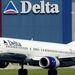 زنی که باجه بازرسی فرودگاه را دور زد و مخفیانه از نیویورک به پاریس پرواز کرد