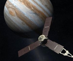 عکس‌های فضاپیمای ناسا از قمر کوچک سیاره مشتری