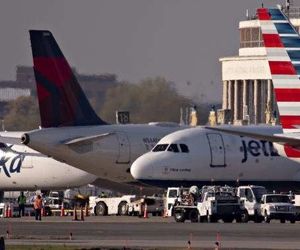کمک مالی در ازای عدم اخراج پرسنل