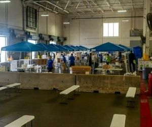 پخش غذا توسط یونایتد 