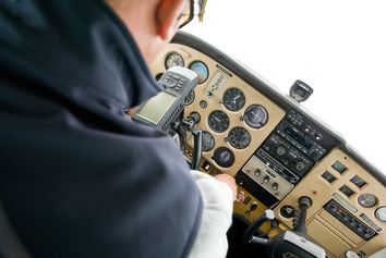 ابزارهای ناوبری بیشتر کاربرد دارند یا چشم خلبان؟