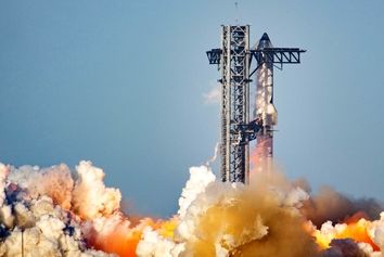 فضاپیمای ایلان ماسک برای هشتمین بار منفجر شد! +فیلم