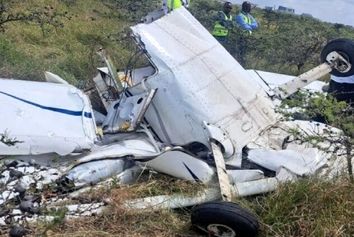 سقوط هواپیما کشته بر جای گذاشت 