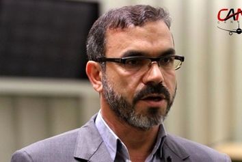 مجلس اقدام آخوندی در مبارزه با فساد را بحق دانسته و در کنار اوست