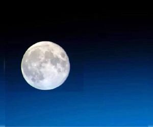 دوشنبه شب منتظر اَبر ماه آبی باشید