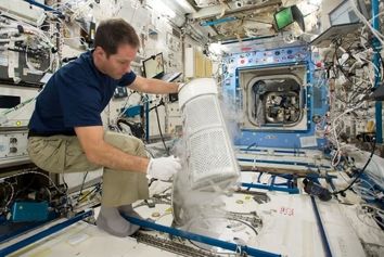 فضانوردان با داروهای تاریخ‌مصرف‌گذشته چه می‌کنند؟