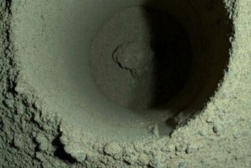 شکست اولین تجربه نمونه برداری در مریخ؛ ناسا مسبب <<سنگ سست وبد>> بود