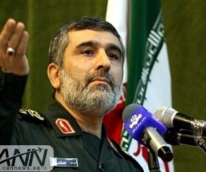 توضیحات سردار حاجی زاده در خصوص فیلم درخواست ناوهواپیمابر آمریکایی از هواپیمای ایرانی در برنامه ثریا