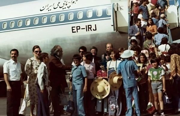 پرواز نوستالژیک ایرانایر در دهه ۵۰؛ خاطرهای از سفر دانش آموزی به پاریس!