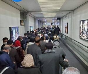 سوء مدیریت دوباره فرودگاه امام(ره) در حفظ فاصله‌گذاری اجتماعی