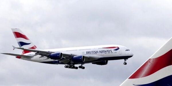 فرود اضطراری هواپیما به خاطر بوی جوراب!