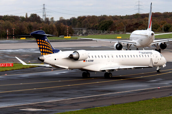 یک فروند CRJ-900 هواپیمایی lufthansa cityline به رجیستر D-ACNW با شماره پرواز LH-2006 از مبدا مونیخ به مقصد دوسلدورف آلمان پرواز می‌کرد که خدمه پس از تیک‌آف از باند 08L فرودگاه مونیخ به علت انتشار یک بو در کاکپیت، درخواست بازگشت به فرودگاه را می‌دهند.