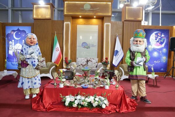 توزیع ویژه‌نامه نوروزی ماهنامه شبکه صنعت هوانوردی در فرودگاه بین‌المللی امام خمینی (ره) 