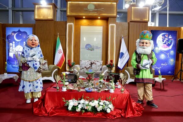 توزیع ویژه‌نامه نوروزی ماهنامه شبکه صنعت هوانوردی در فرودگاه بین‌المللی امام خمینی (ره) 