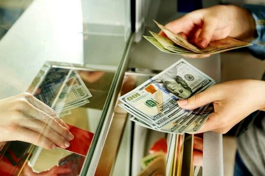 آغاز طرح تبدیل ارز گردشگران خارجی به «توریست‌کارت» ریالی در فرودگاه‌های ایران