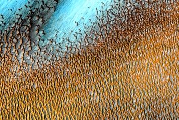 ناسا تصویری خیره‌کننده از تلماسه‌های آبی مریخ منتشر کرد