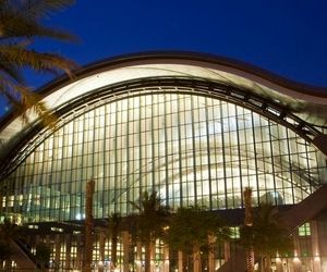 والدین نوزادی که در توالت فرودگاه قطر رها شده بود، شناسایی شدند