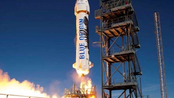 تعلیق پروازهای
 گردشگری فضایی بلواوریجین