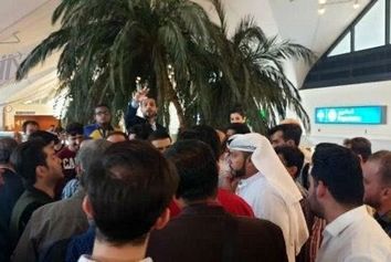 سرگردانی مسافران ایرانی در فرودگاه دبی ادامه دارد. 