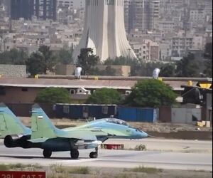 غرش میگ ۲۹ در فرودگاه مهرآباد با ۴ موشک جنگی 