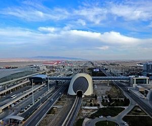 پلیس فرودگاه امام محموله ۶ کیلو تریاک جاسازی شده در بسته‌های شیرینی را توقیف کرد