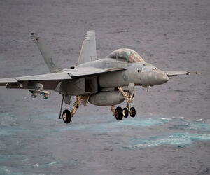 سقوط یک هواپیمای جنگنده نیروی دریایی آمریکا