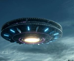 فیلم جالب پرواز یک یوفو بر فراز آسمان +فیلم