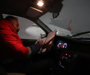 باند فرودگاه مشهد با انجام برف‌روبی، عملیاتی است